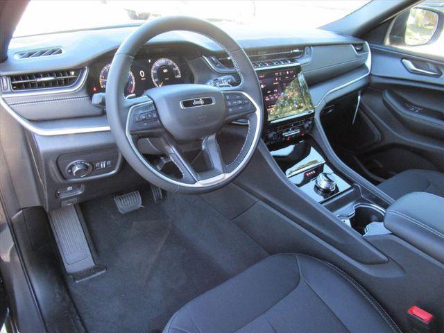 new 2025 Jeep Grand Cherokee L car, priced at $33,680