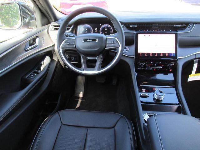 new 2025 Jeep Grand Cherokee car, priced at $44,634