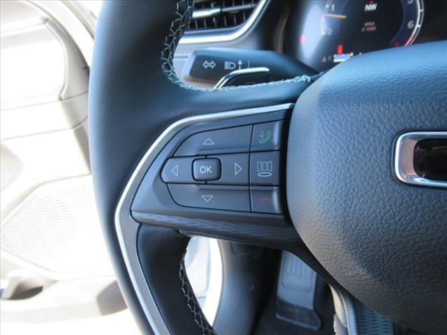 new 2025 Jeep Grand Cherokee L car, priced at $39,870