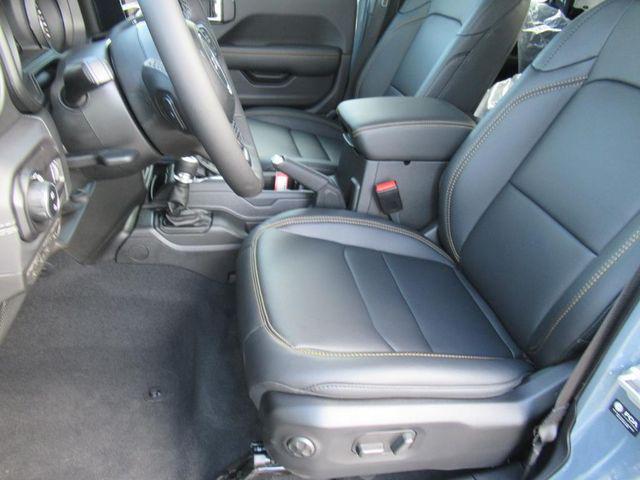 new 2025 Jeep Gladiator car, priced at $41,480