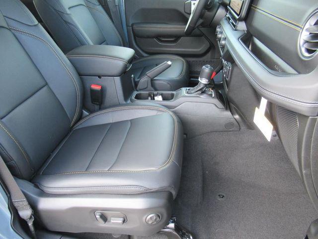 new 2025 Jeep Gladiator car, priced at $41,480