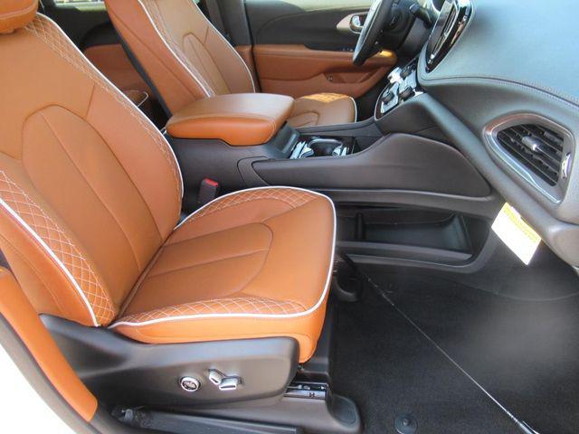 new 2025 Chrysler Pacifica car, priced at $45,468