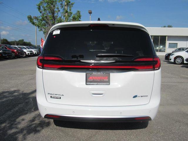 new 2025 Chrysler Pacifica car, priced at $45,468