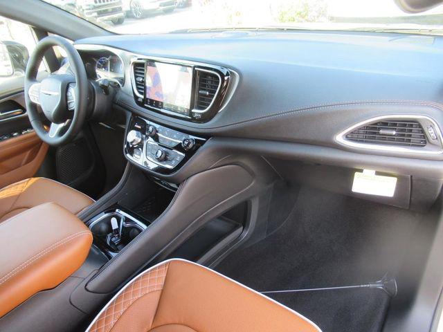 new 2025 Chrysler Pacifica car, priced at $45,468