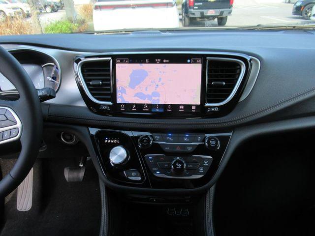 new 2025 Chrysler Pacifica car, priced at $45,468