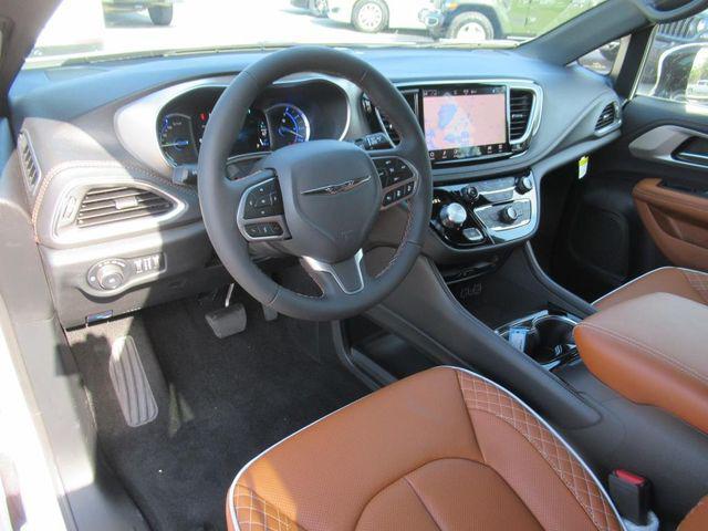 new 2025 Chrysler Pacifica car, priced at $45,468