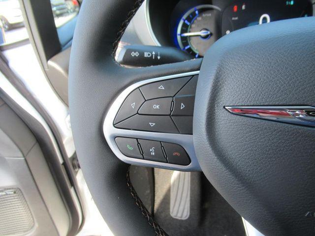 new 2025 Chrysler Pacifica car, priced at $45,468