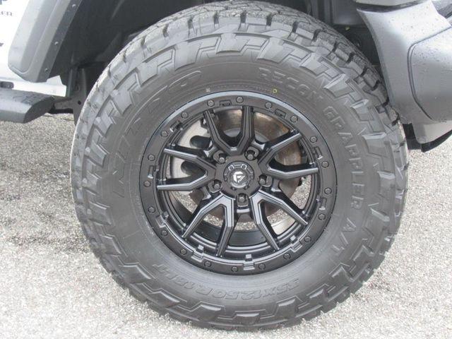 new 2025 Jeep Wrangler car, priced at $40,524