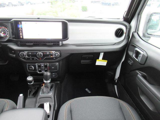 new 2025 Jeep Wrangler car, priced at $40,524