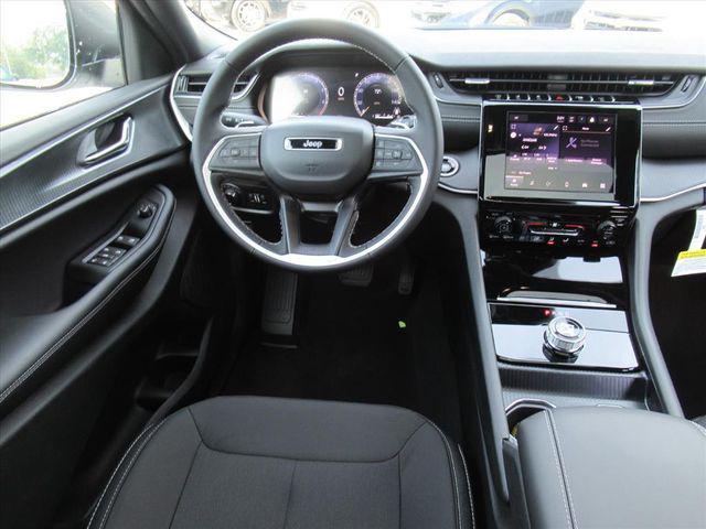 new 2025 Jeep Grand Cherokee car, priced at $30,044