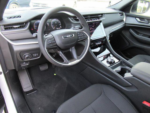 new 2025 Jeep Grand Cherokee car, priced at $30,044