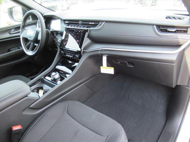 new 2025 Jeep Grand Cherokee car, priced at $30,044