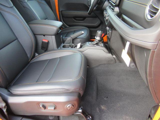 new 2025 Jeep Wrangler car, priced at $48,527