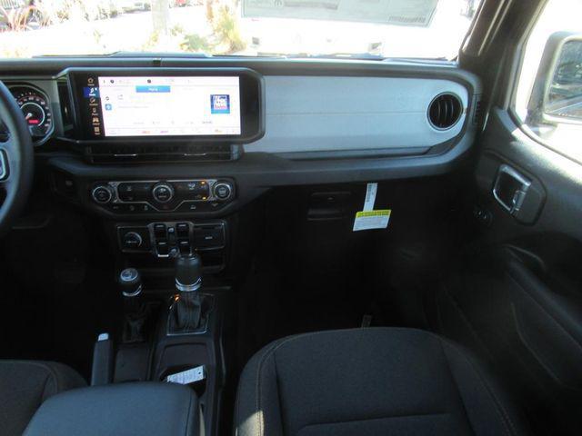 new 2025 Jeep Gladiator car, priced at $40,233