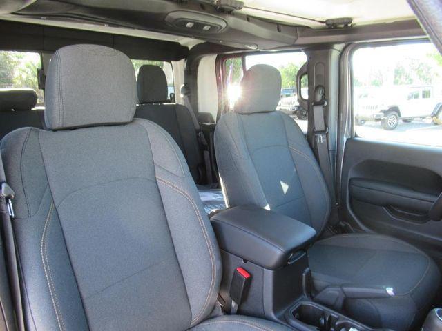 new 2025 Jeep Gladiator car, priced at $40,233