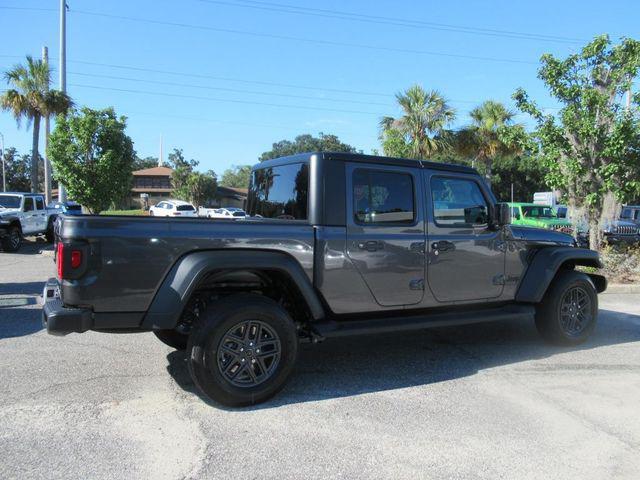 new 2025 Jeep Gladiator car, priced at $40,233
