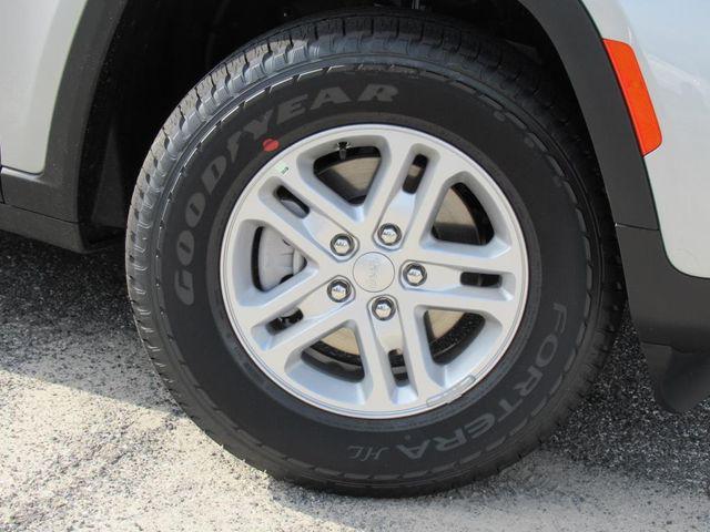 new 2025 Jeep Grand Cherokee car, priced at $34,131