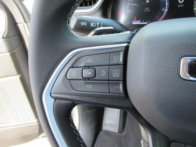 new 2025 Jeep Grand Cherokee car, priced at $34,131