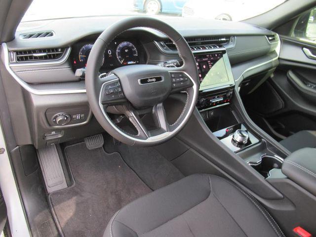 new 2025 Jeep Grand Cherokee car, priced at $34,131