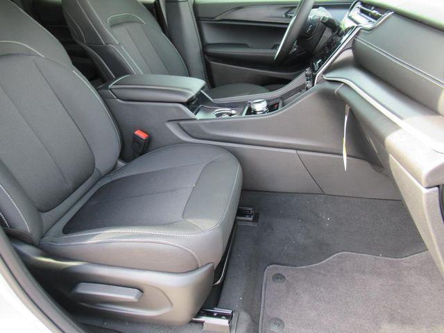 new 2025 Jeep Grand Cherokee car, priced at $34,131