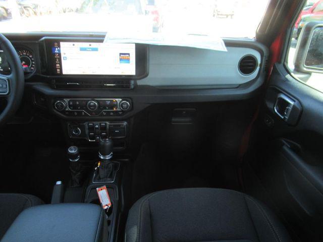 new 2025 Jeep Wrangler car, priced at $45,629