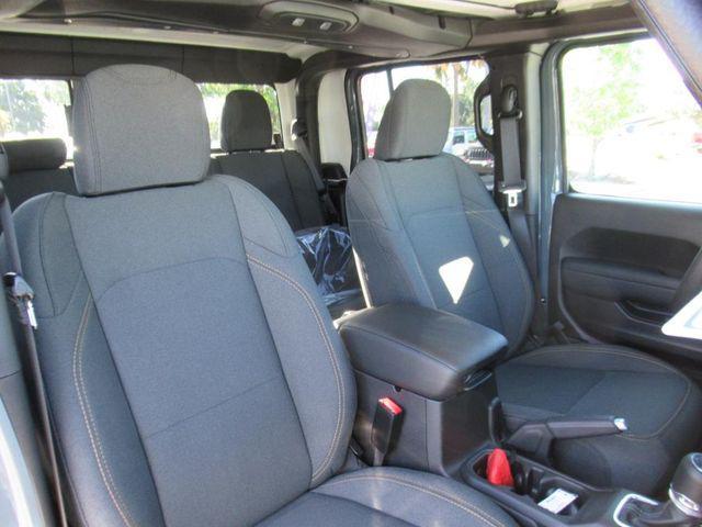 new 2025 Jeep Gladiator car, priced at $44,030