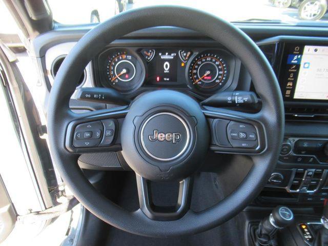 new 2025 Jeep Gladiator car, priced at $44,030