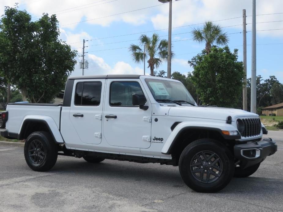 new 2024 Jeep Gladiator car, priced at $46,085