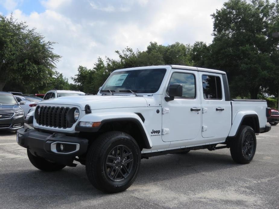 new 2024 Jeep Gladiator car, priced at $45,335