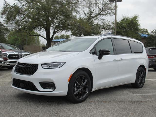 new 2025 Chrysler Pacifica car, priced at $49,240