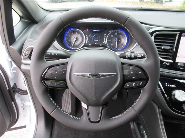 new 2025 Chrysler Pacifica car, priced at $49,240