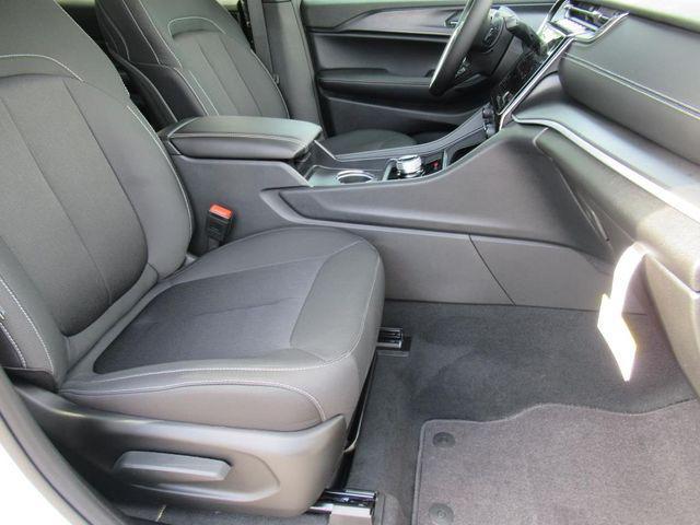 new 2025 Jeep Grand Cherokee L car, priced at $37,735