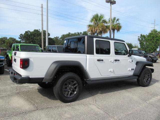 new 2025 Jeep Gladiator car, priced at $37,424