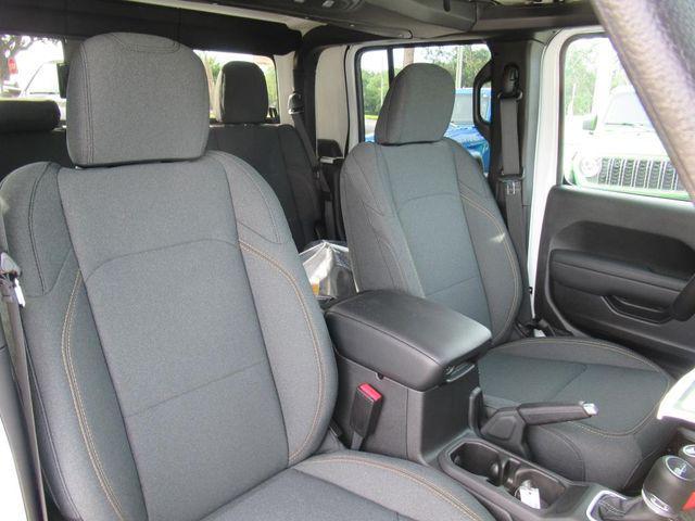 new 2025 Jeep Gladiator car, priced at $37,424