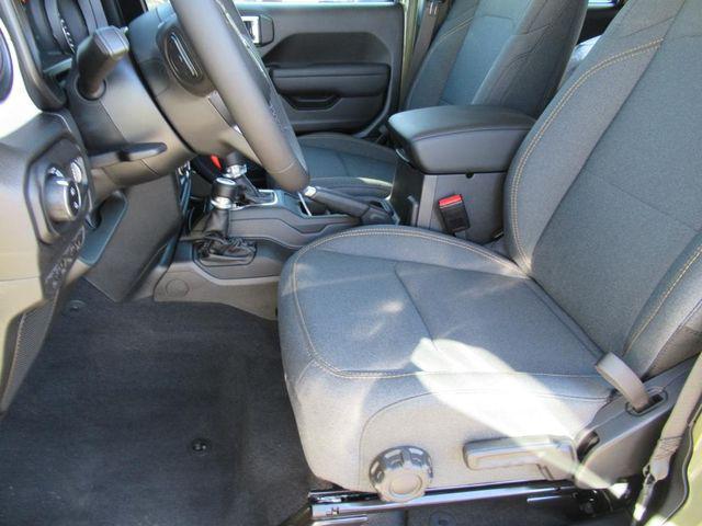 new 2025 Jeep Gladiator car, priced at $40,226