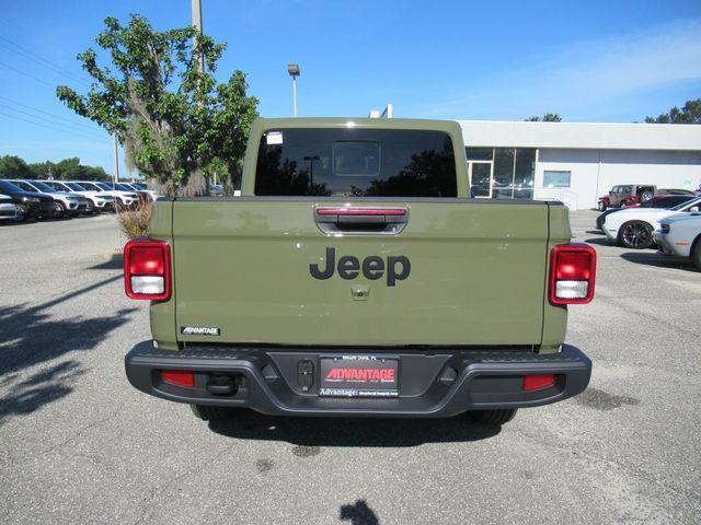 new 2025 Jeep Gladiator car, priced at $40,226