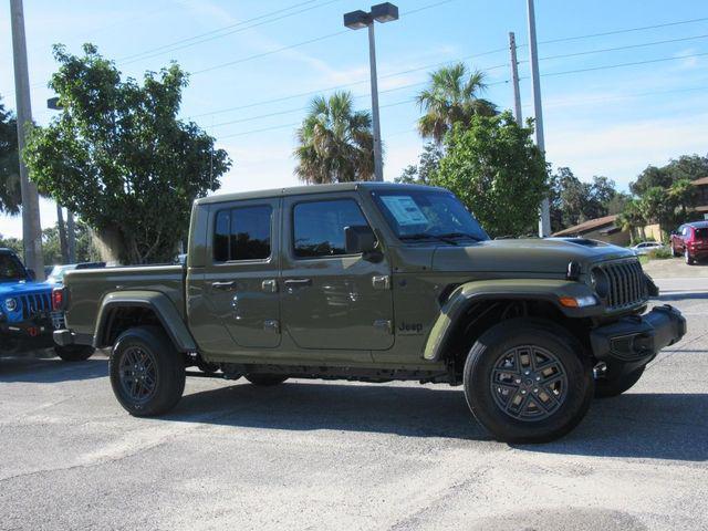 new 2025 Jeep Gladiator car, priced at $40,226