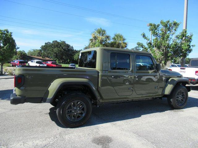 new 2025 Jeep Gladiator car, priced at $40,226
