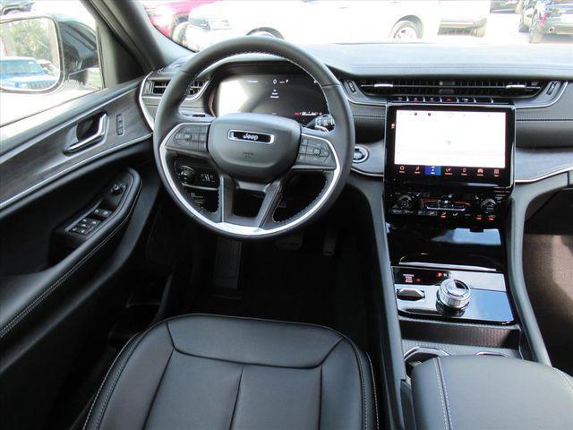 new 2025 Jeep Grand Cherokee car, priced at $41,196