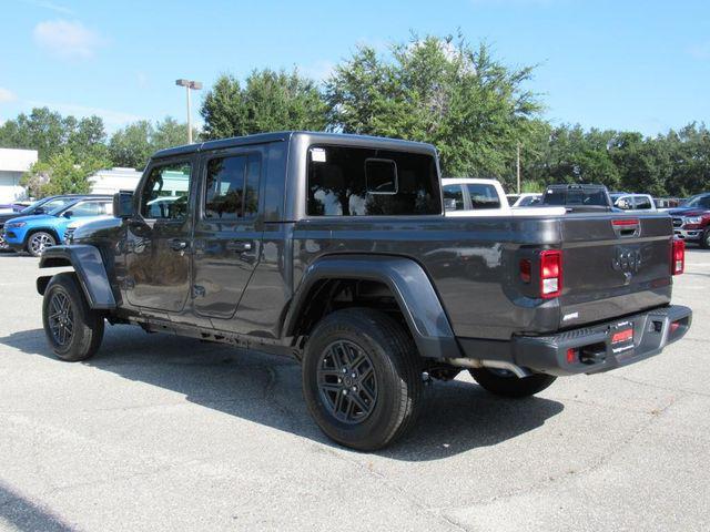 new 2025 Jeep Gladiator car, priced at $39,576