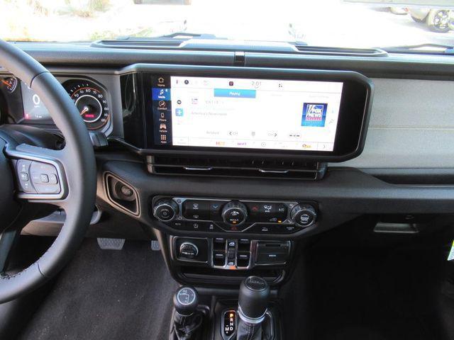new 2025 Jeep Gladiator car, priced at $39,576