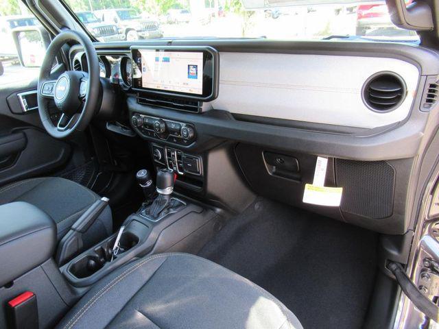 new 2025 Jeep Gladiator car, priced at $39,576