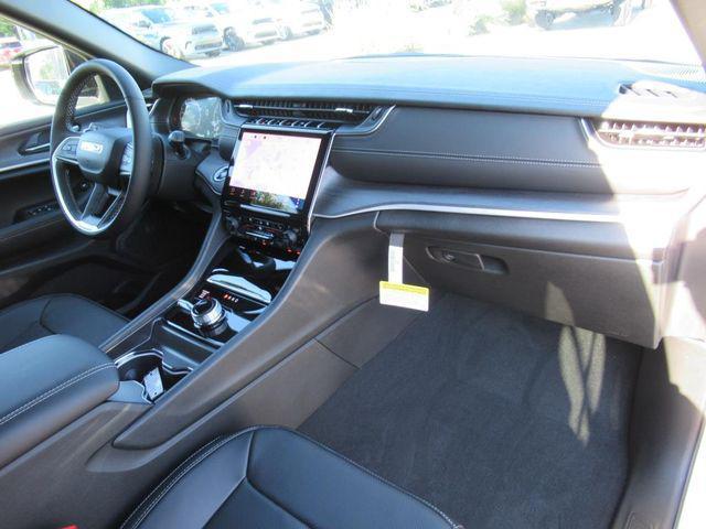 new 2025 Jeep Grand Cherokee car, priced at $45,655