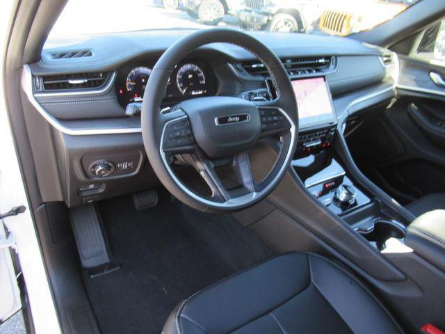 new 2025 Jeep Grand Cherokee car, priced at $45,655