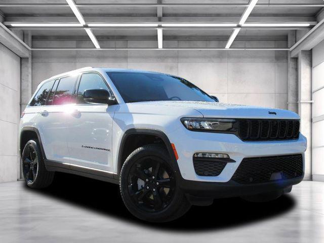 new 2025 Jeep Grand Cherokee car, priced at $45,655