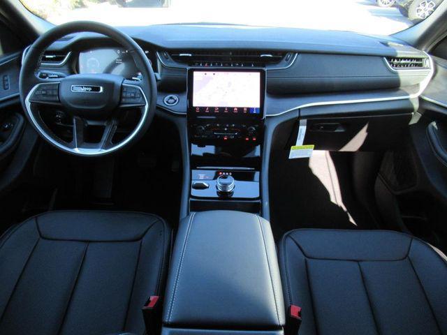 new 2025 Jeep Grand Cherokee car, priced at $45,655