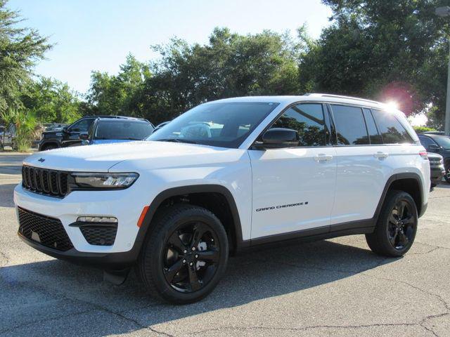 new 2025 Jeep Grand Cherokee car, priced at $45,655
