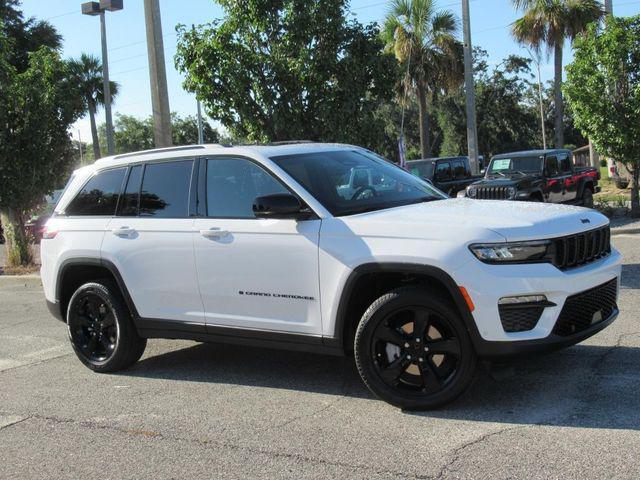 new 2025 Jeep Grand Cherokee car, priced at $45,655