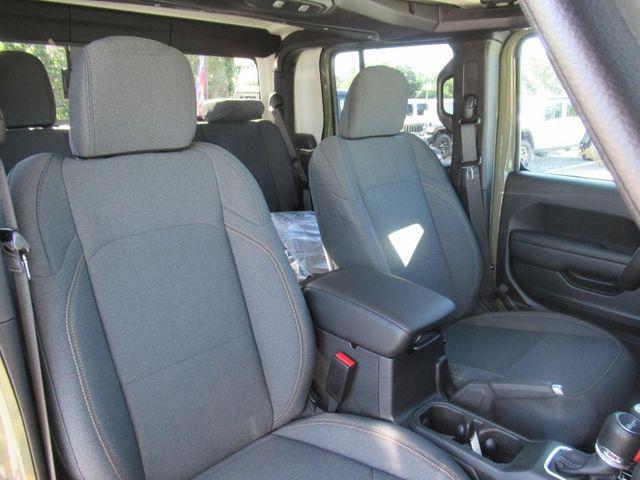 new 2025 Jeep Gladiator car, priced at $40,233