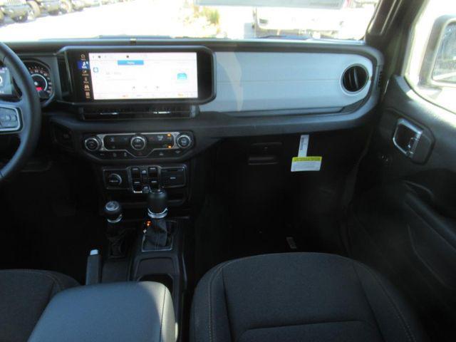 new 2025 Jeep Gladiator car, priced at $40,233